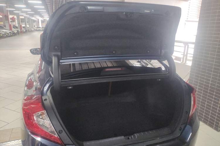 Used Honda Civic 2019 220TURBO CVT Dynamic Edition China VI Trunk