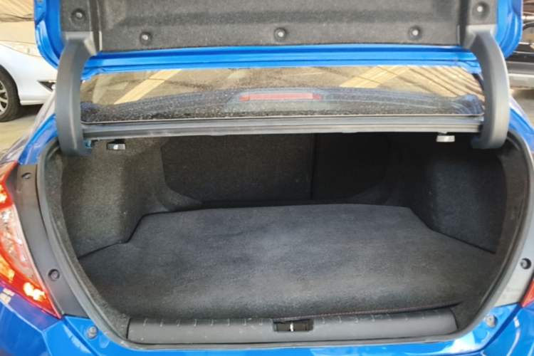 Used Honda Civic 2019 220TURBO CVT Dynamic Edition China VI Emission Standard Trunk