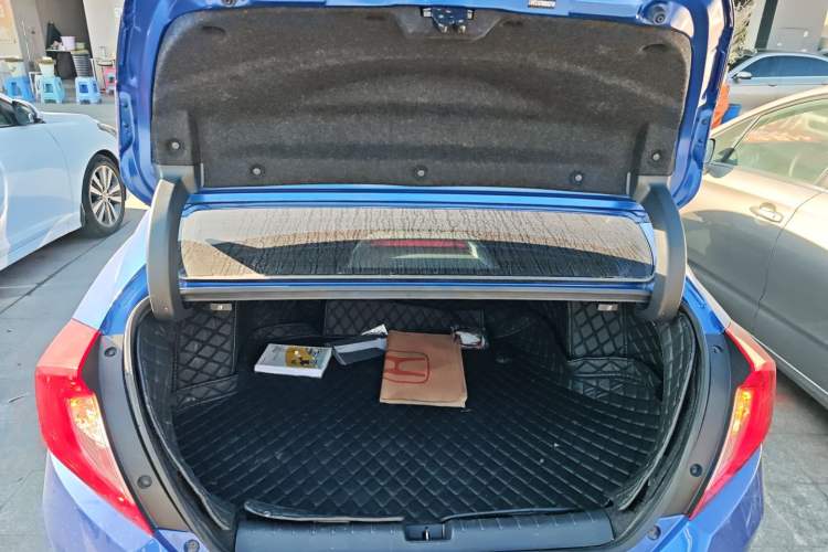 Used Honda Civic 2019 220TURBO CVT Dynamic Edition China VI Trunk