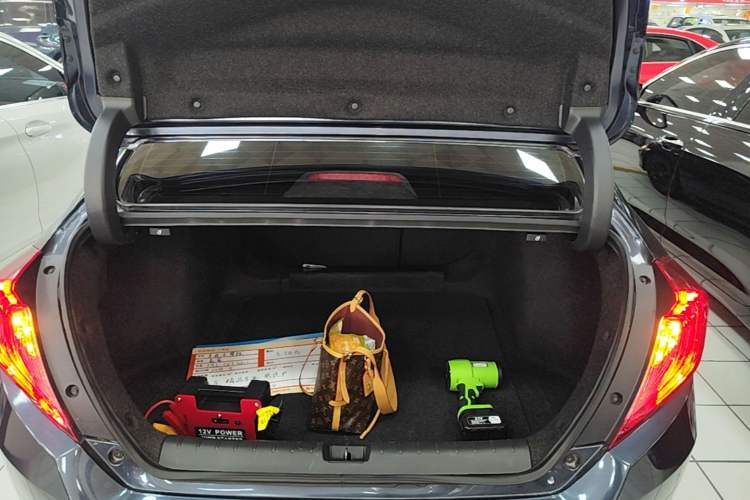 Used Honda Civic 2019 220TURBO CVT Dynamic Edition China VI Trunk