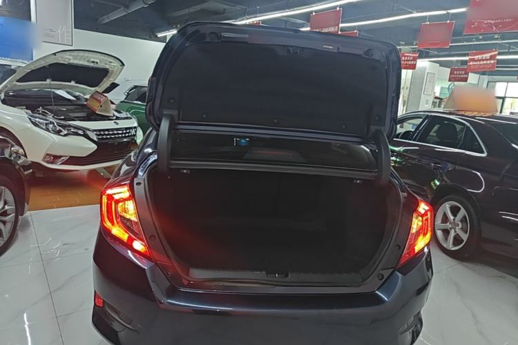 Used Honda Civic 2019 220TURBO CVT Dynamic Edition China VI Trunk