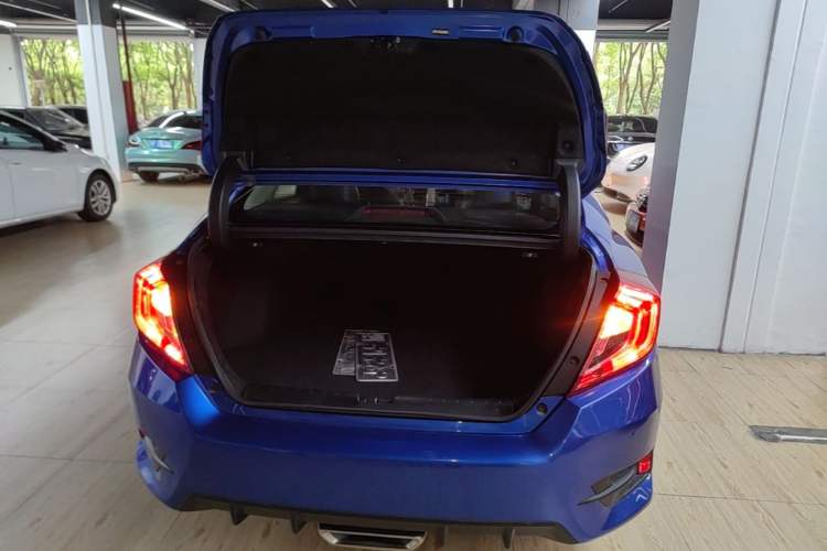Used Honda Civic 2019 220TURBO CVT Dynamic Edition China VI Emission Standard Trunk