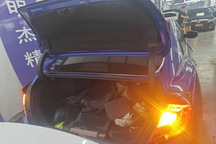 Used Honda Civic 2019 220TURBO CVT Dynamic Edition China VI Trunk