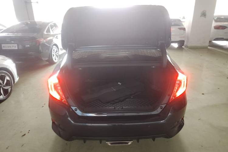 Used Honda Civic 2019 220TURBO CVT Dynamic Edition China VI Emission Standard Trunk
