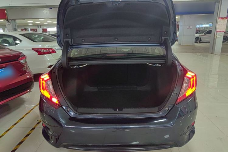 Used Honda Civic 2019 220TURBO CVT Dynamic Edition China VI Trunk
