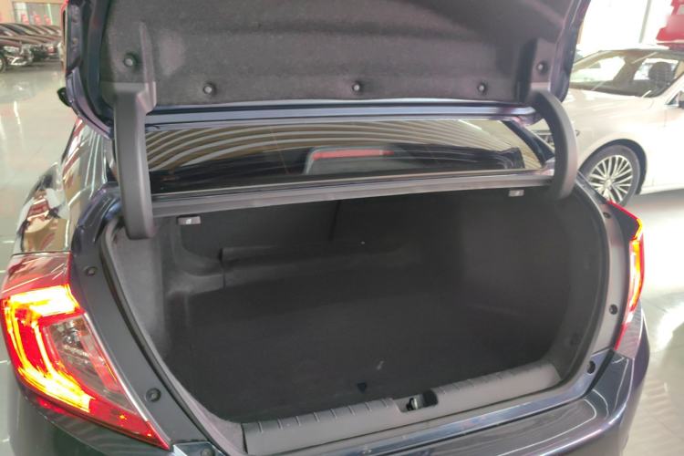Used Honda Civic 2019 220TURBO CVT Dynamic Edition China VI Trunk