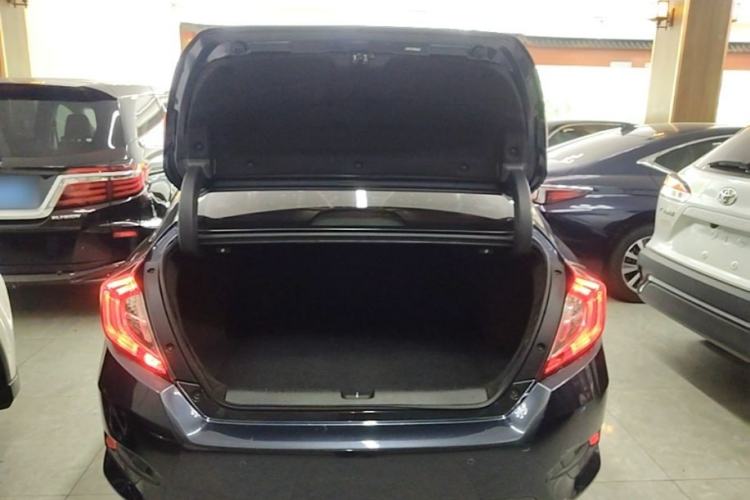 Used Honda Civic 2019 220TURBO CVT Dynamic Edition China VI Emission Standard Trunk