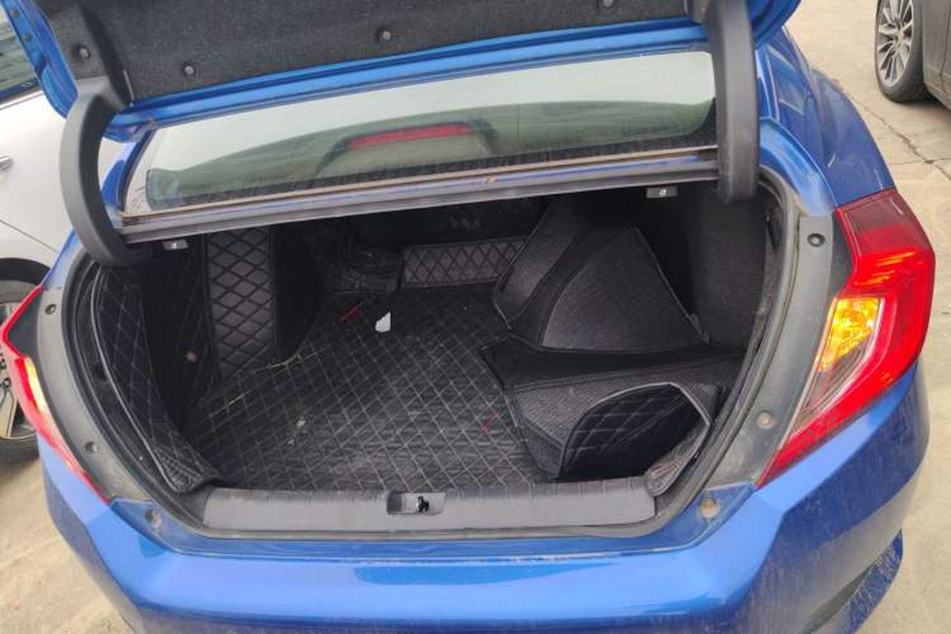 Used Honda Civic 2019 220TURBO CVT Dynamic Edition China VI Trunk
