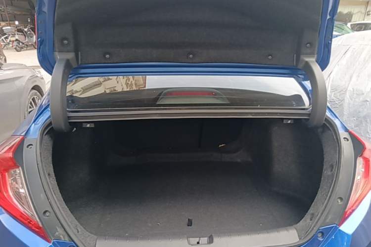 Used Honda Civic 2019 220TURBO CVT Dynamic Edition China VI Trunk