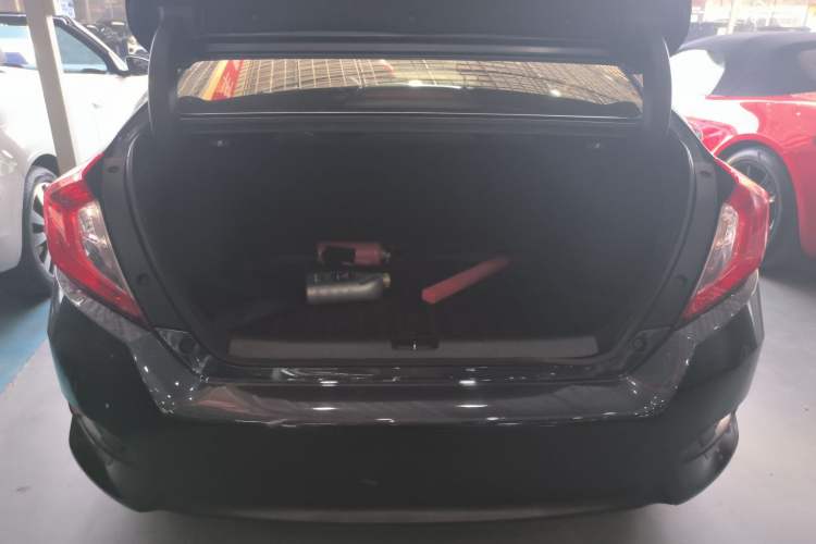 Used Honda Civic 2019 220TURBO CVT Dynamic Edition China VI Trunk