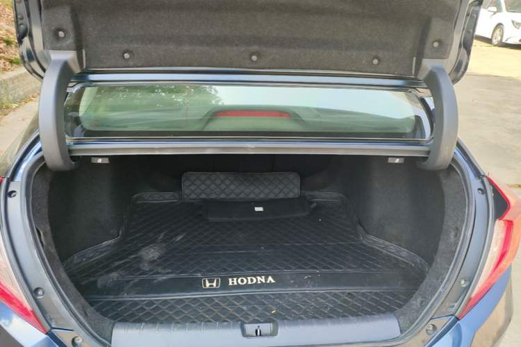 Used Honda Civic 2019 220TURBO CVT Dynamic Edition China VI Trunk