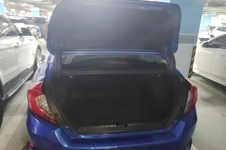 Used Honda Civic 2019 220TURBO CVT Dynamic Edition China VI Trunk