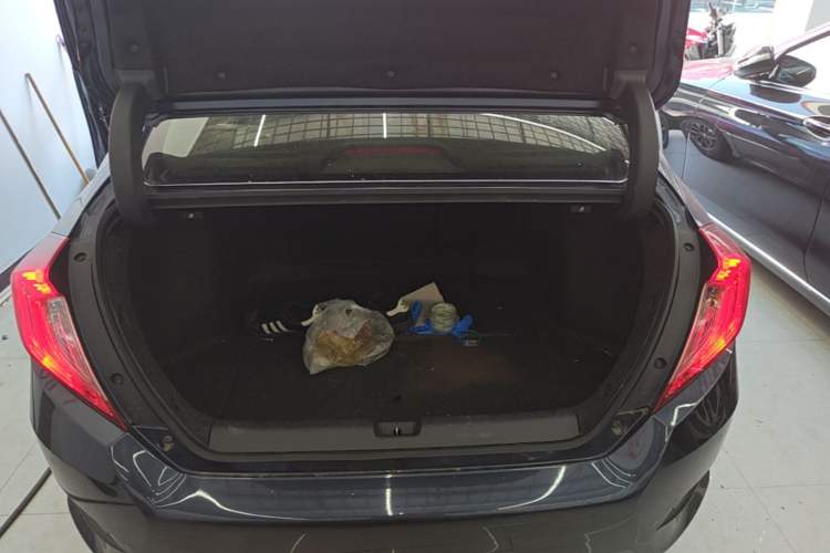 Used Honda Civic 2019 220TURBO CVT Dynamic Edition China VI Trunk