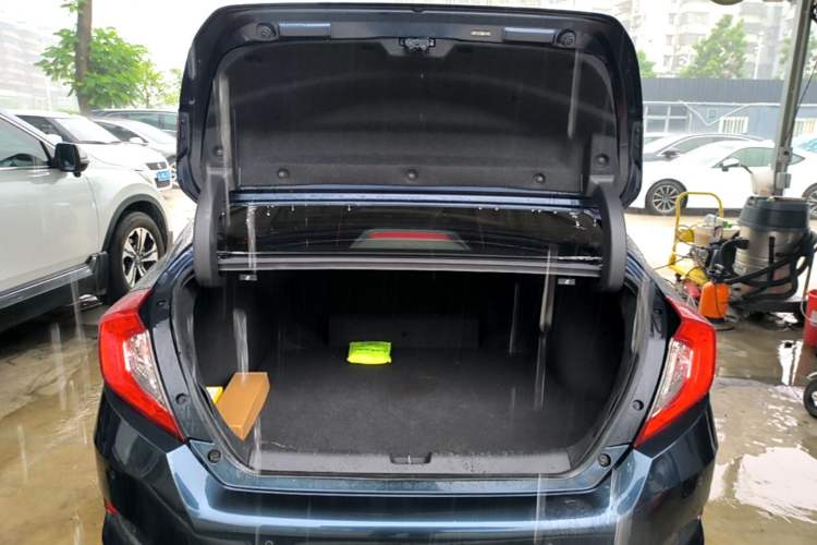 Used Honda Civic 2019 220TURBO CVT Dynamic Edition China VI Emission Standard Trunk