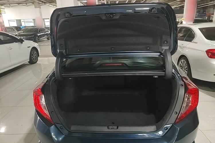 Used Honda Civic 2019 220TURBO CVT Dynamic Edition China VI Trunk