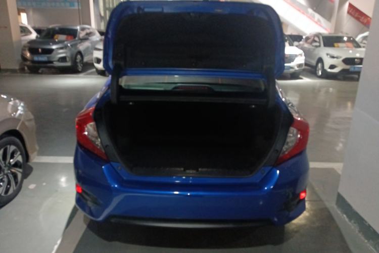 Used Honda Civic 2019 220TURBO CVT Dynamic Edition China VI Trunk