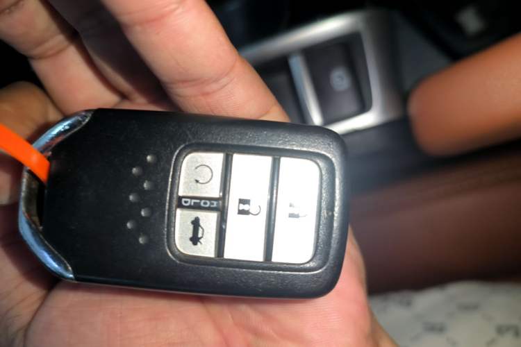 Used Honda Civic 2019 220TURBO CVT Dynamic Edition China VI Emission Standard Vehicle Key