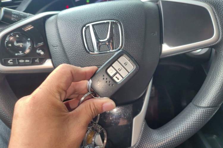 Used Honda Civic 2019 220TURBO CVT Dynamic Edition China V Emission Standard Vehicle Key