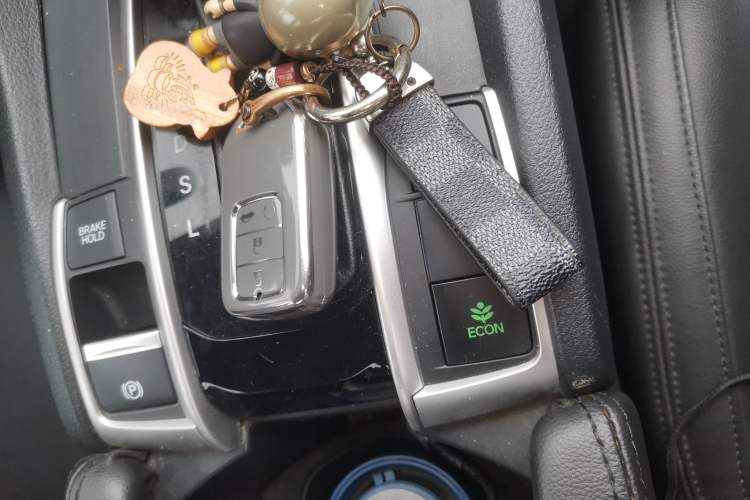 Used Honda Civic 2019 220TURBO CVT Dynamic Edition China VI Emission Standard Vehicle Key