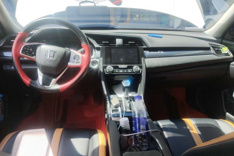 Used Honda Civic 2019 220TURBO CVT Dynamic Edition China VI Center Console