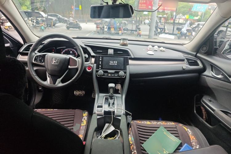 Used Honda Civic 2019 220TURBO CVT Dynamic Edition China VI Emission Standard Center Console