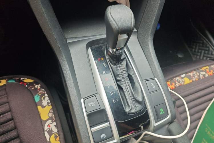 Used Honda Civic 2019 220TURBO CVT Dynamic Edition China VI Emission Standard Gear Lever