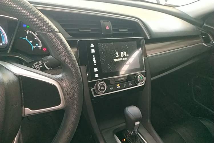 Used Honda Civic 2019 220TURBO CVT Dynamic Edition China VI Audio And AC Panel