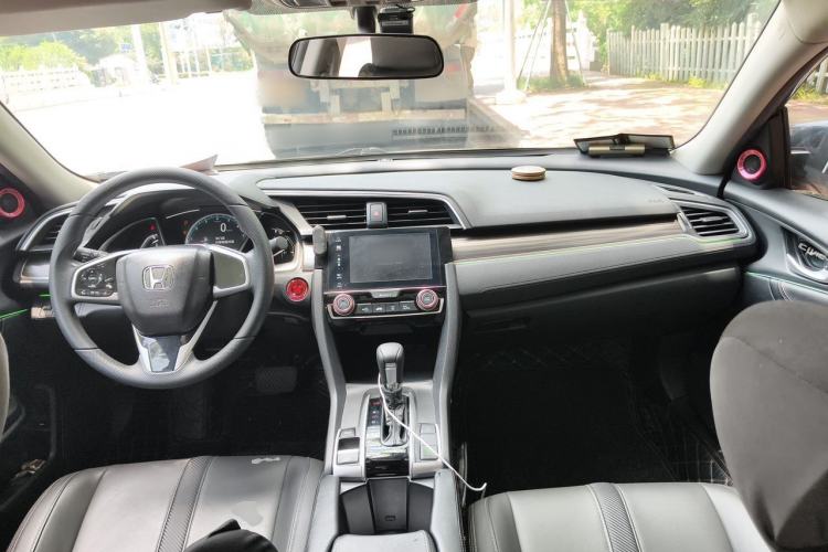 Used Honda Civic 2019 220TURBO CVT Dynamic Edition China VI Center Console