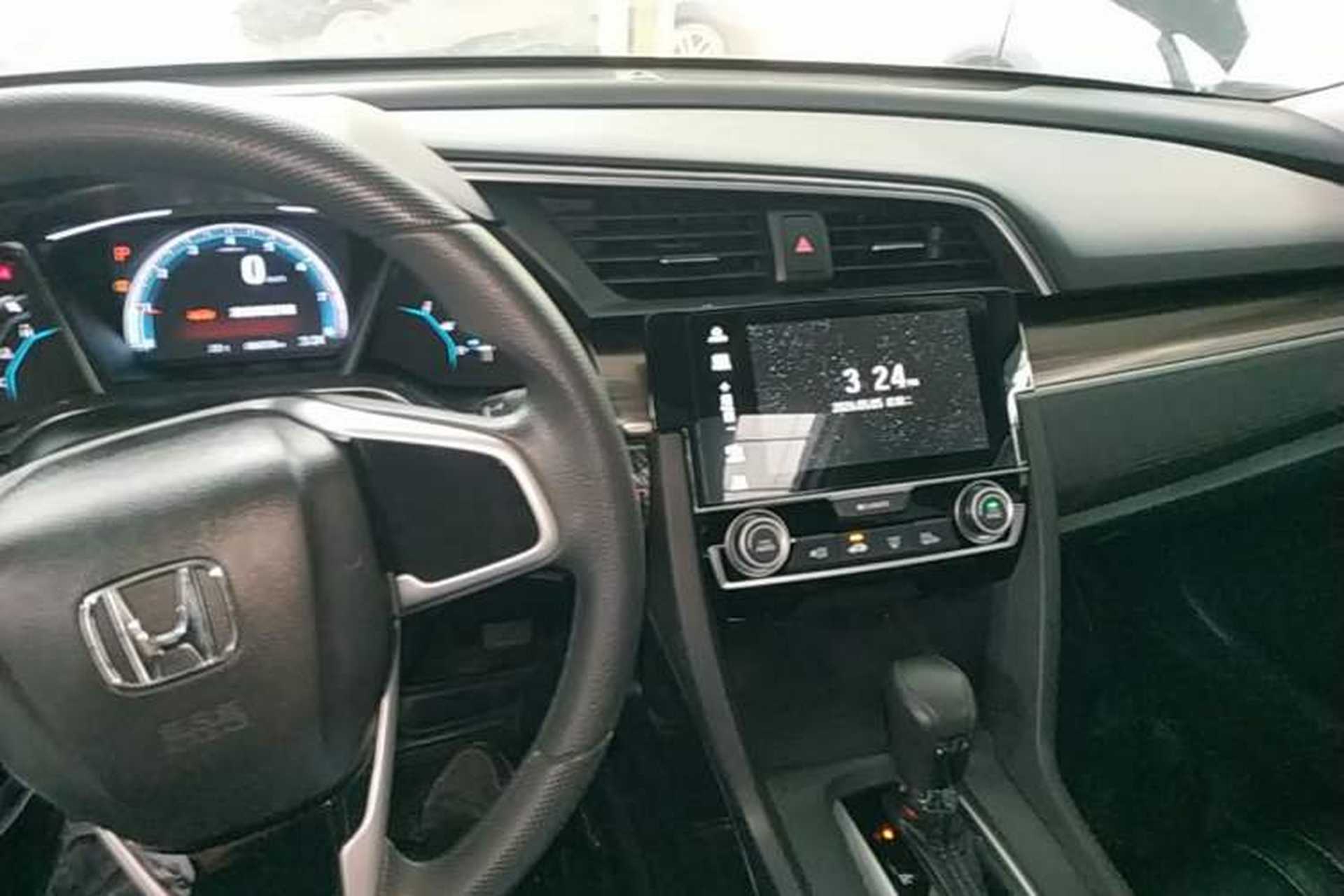 Used Honda Civic 2019 220TURBO CVT Dynamic Edition China VI Center Console