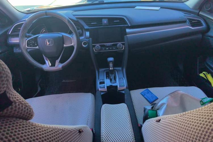 Used Honda Civic 2019 220TURBO CVT Dynamic Edition China VI Center Console