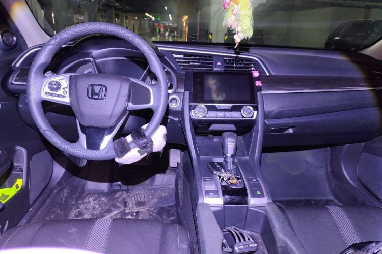Used Honda Civic 2019 220TURBO CVT Dynamic Edition China VI Center Console