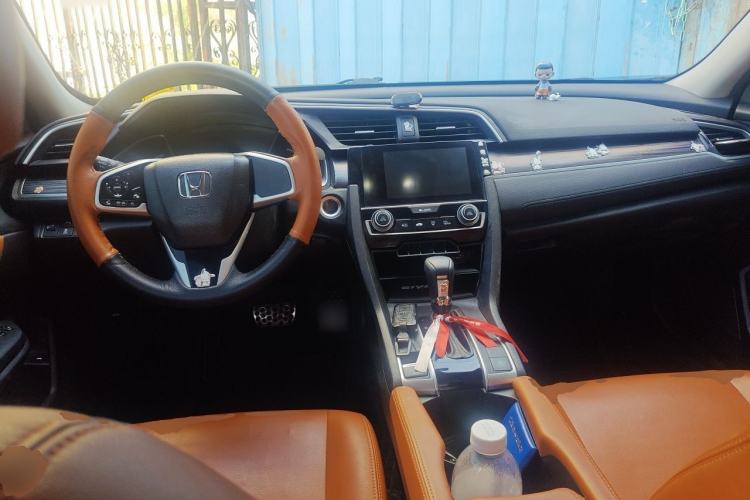 Used Honda Civic 2019 220TURBO CVT Dynamic Edition China V Emission Standard Center Console