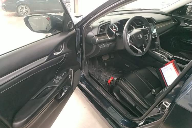 Used Honda Civic 2019 220TURBO CVT Dynamic Edition China VI Driver Seat