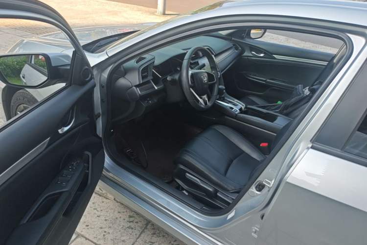Used Honda Civic 2019 220TURBO CVT Dynamic Edition China VI Driver Seat