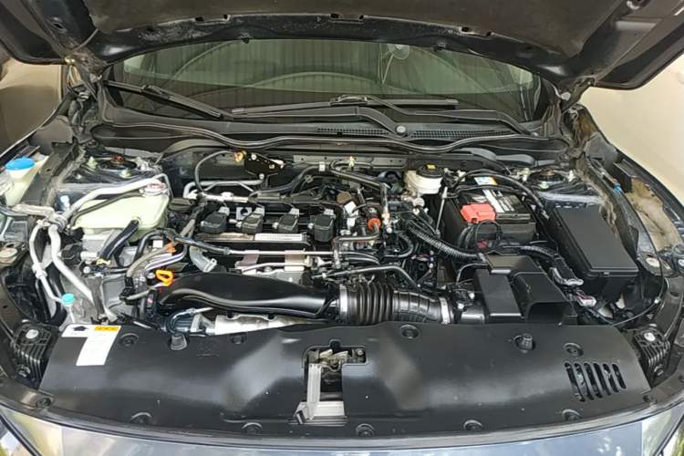 Used Honda Civic 2019 220TURBO CVT Dynamic Edition China VI Engine Bay