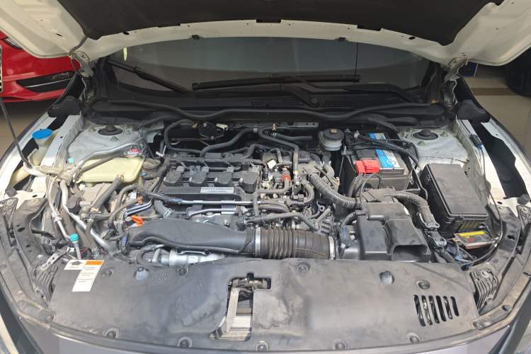 Used Honda Civic 2019 220TURBO CVT Dynamic Edition China VI Emission Standard Engine Bay