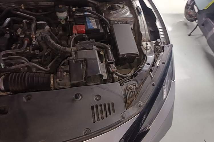 Used Honda Civic 2019 220TURBO CVT Dynamic Edition China VI Emission Standard Engine Bay Left