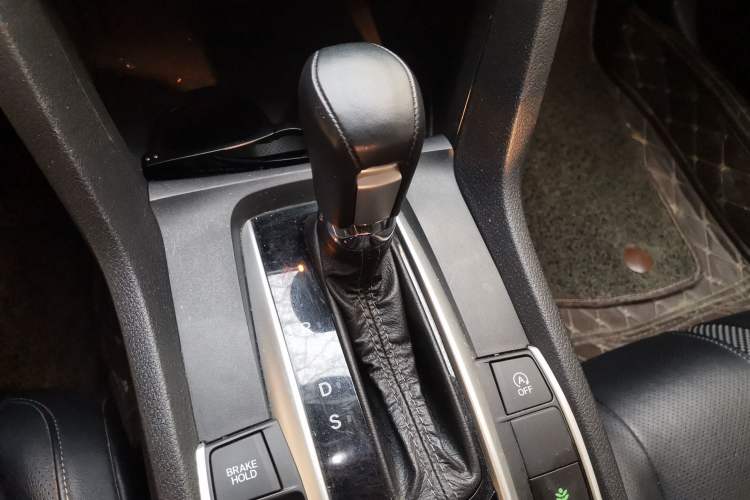 Used Honda Civic 2019 220TURBO CVT Power Edition China VI Emission Standard Gear Lever