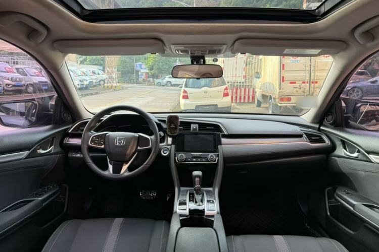 Used Honda Civic 2019 220TURBO CVT Dynamic Edition China VI Emission Standard Interior 1