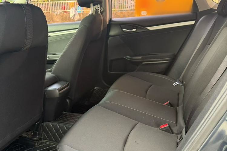 Used Honda Civic 2019 220TURBO CVT Dynamic Edition China VI Emission Standard Interior 3