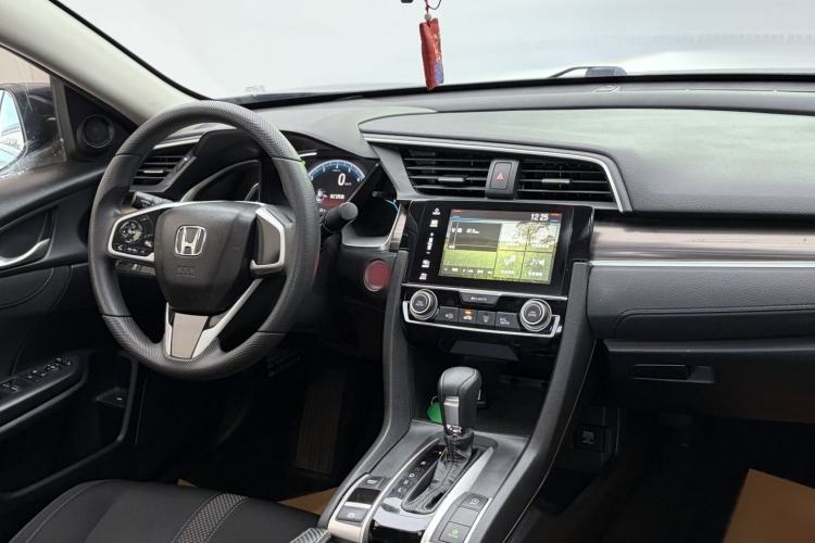 Used Honda Civic 2019 220TURBO CVT Dynamic Edition China VI Interior 4