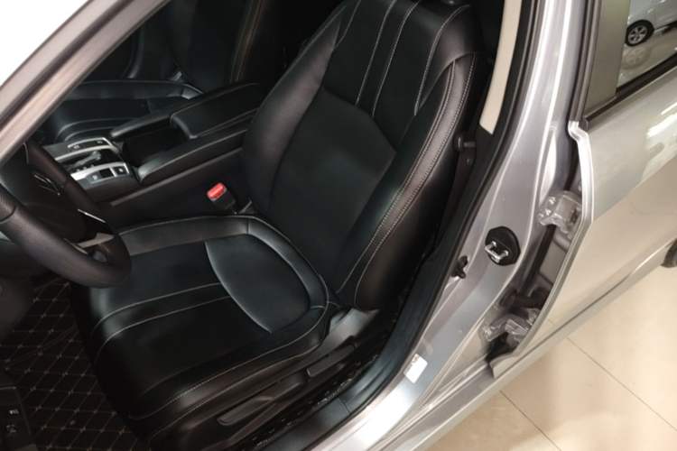 Used Honda Civic 2019 220TURBO CVT Dynamic Edition China VI Left Front Seat