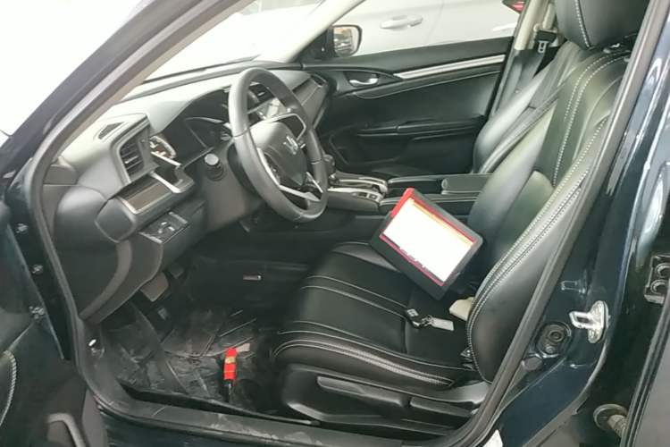 Used Honda Civic 2019 220TURBO CVT Dynamic Edition China VI Left Front Seat