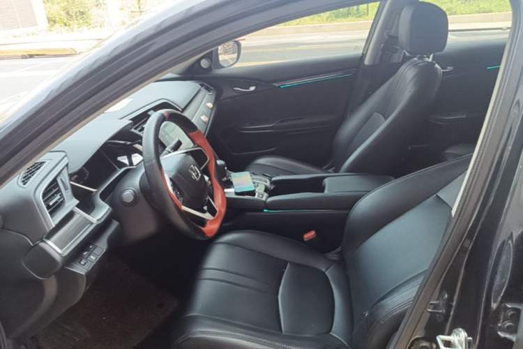 Used Honda Civic 2019 220TURBO CVT Dynamic Edition China VI Left Front Seat