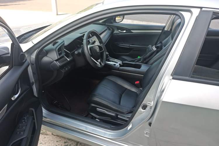Used Honda Civic 2019 220TURBO CVT Dynamic Edition China VI Left Front Seat