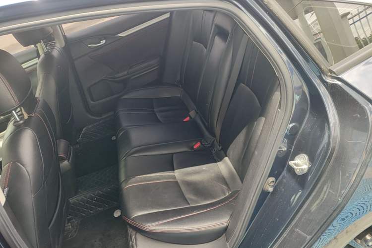 Used Honda Civic 2019 220TURBO CVT Dynamic Edition China VI Emission Standard Left Rear Seat