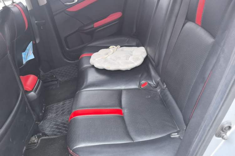 Used Honda Civic 2019 220TURBO CVT Dynamic Edition China V Emission Standard Left Rear Seat