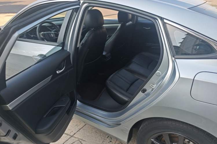 Used Honda Civic 2019 220TURBO CVT Dynamic Edition China VI Left Rear Seat