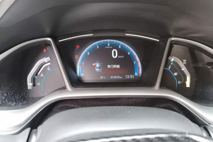 Used Honda Civic 2019 220TURBO CVT Dynamic Edition China VI Odometer Close Up
