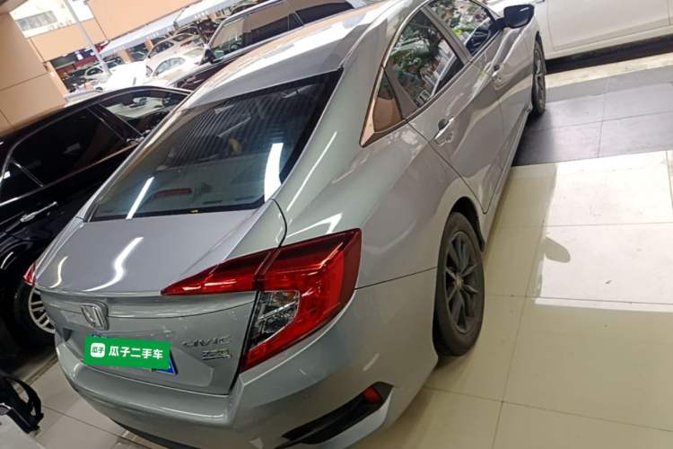 Used Honda Civic 2019 220TURBO CVT Dynamic Edition China VI Rear Right 45 Deg